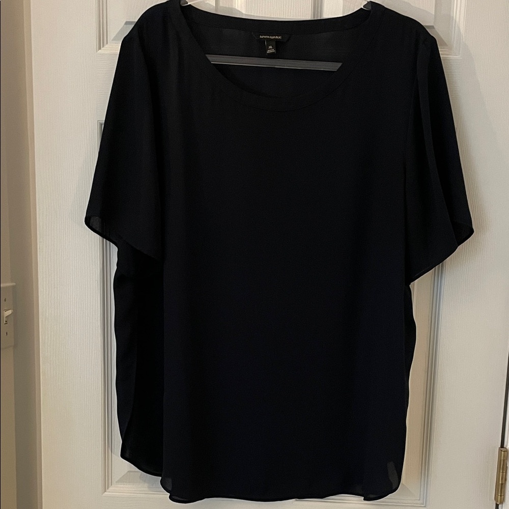 Banana Republic Short Sleeve Woven Open Crewneck Top w/ Round Side Slits